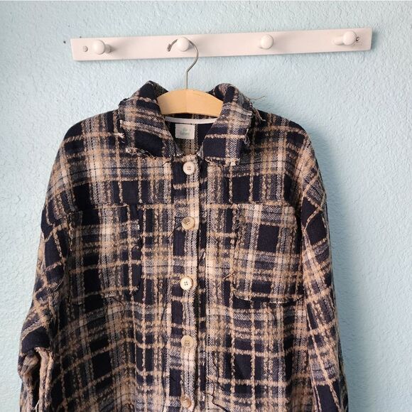 Blue buttercup oversized distress allover blue thunder sky shacket shirt - Picture 4 of 14